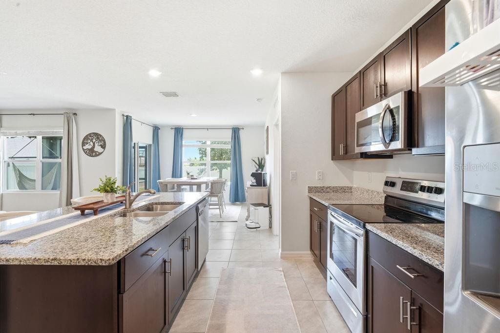 For Sale: $344,000 (3 beds, 2 baths, 1706 Square Feet)