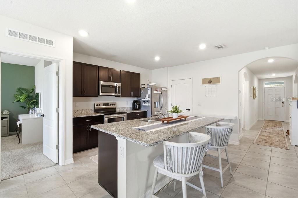 For Sale: $344,000 (3 beds, 2 baths, 1706 Square Feet)