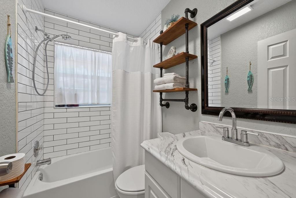 For Sale: $360,000 (2 beds, 2 baths, 1016 Square Feet)