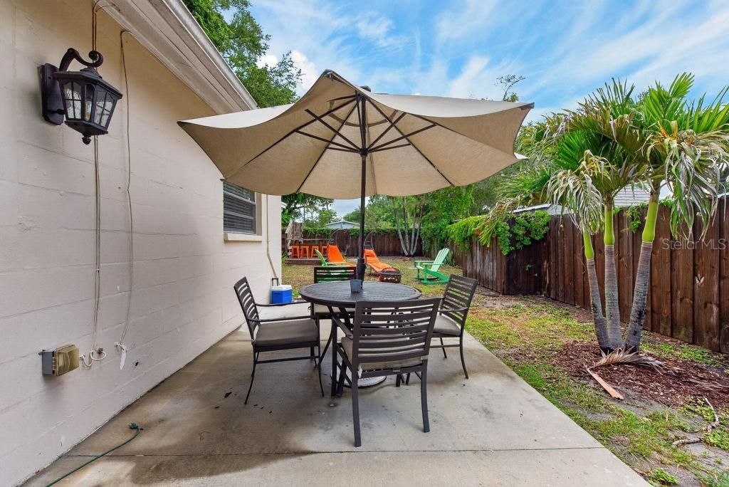 For Sale: $360,000 (2 beds, 2 baths, 1016 Square Feet)