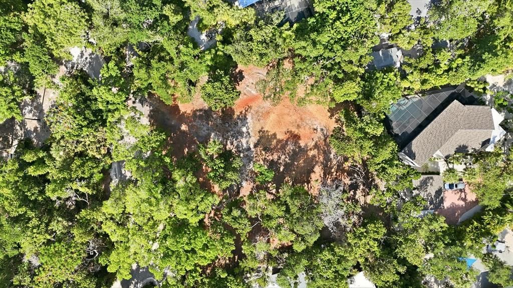 На продажу: $1,595,000 (0.52 acres)