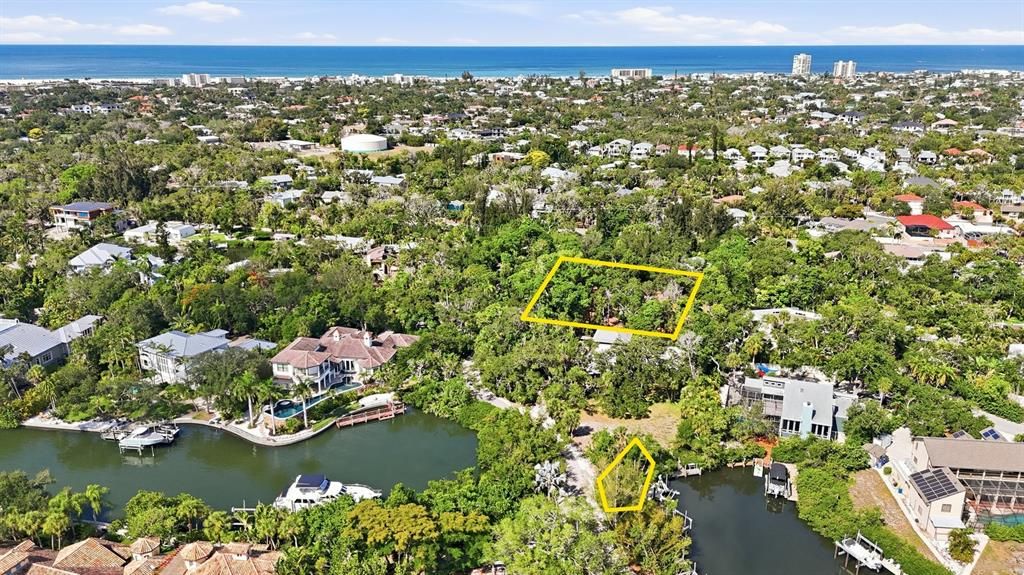 На продажу: $1,595,000 (0.52 acres)