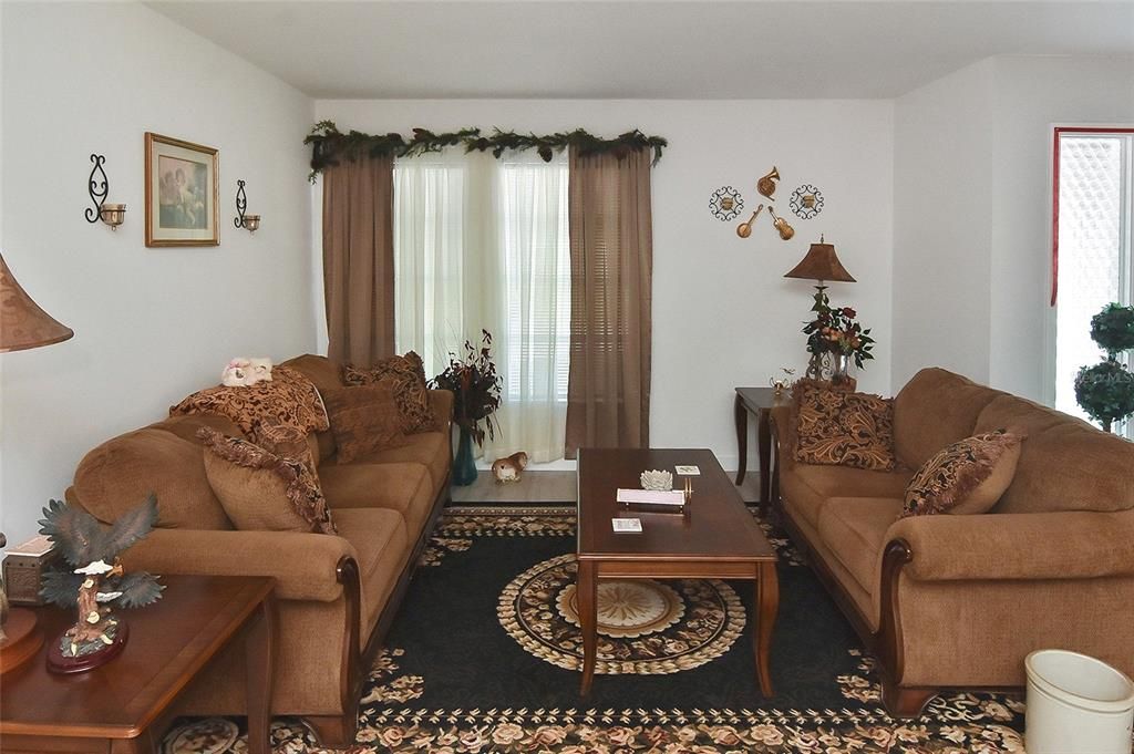 En Venta: $274,500 (2 camas, 2 baños, 1635 Pies cuadrados)