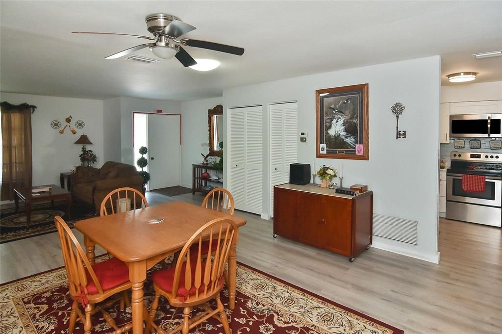 En Venta: $274,500 (2 camas, 2 baños, 1635 Pies cuadrados)