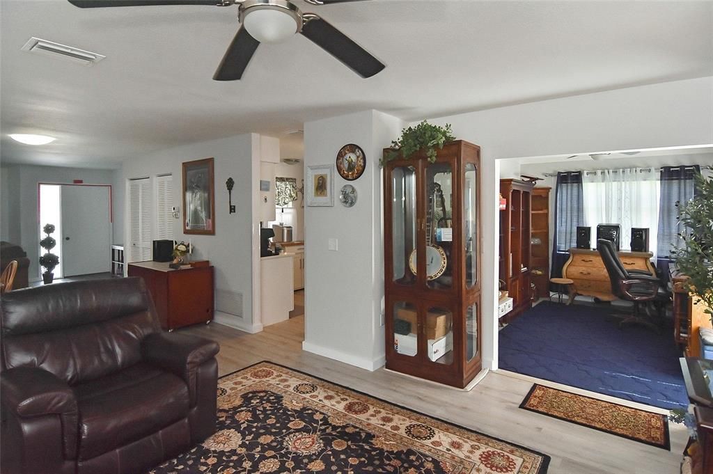 En Venta: $274,500 (2 camas, 2 baños, 1635 Pies cuadrados)