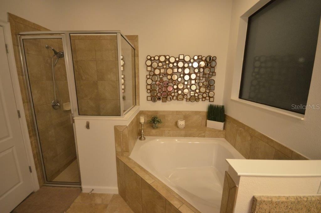 В аренду: $4,300 (6 спален, 4 ванн, 2822 Квадратных фут)
