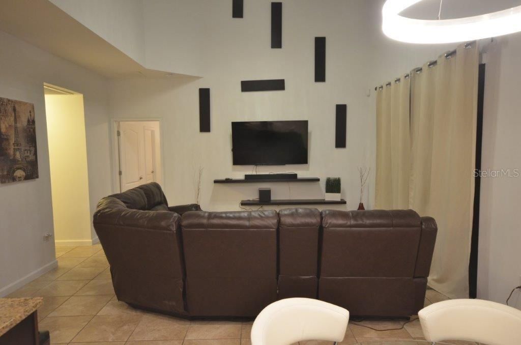 В аренду: $4,300 (6 спален, 4 ванн, 2822 Квадратных фут)
