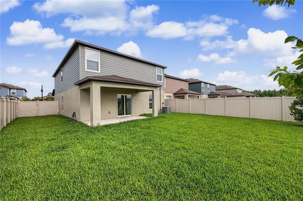 На продажу: $384,900 (6 спален, 3 ванн, 2614 Квадратных фут)