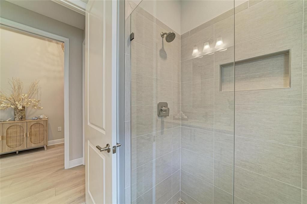 En Venta: $1,174,900 (4 camas, 4 baños, 2761 Pies cuadrados)