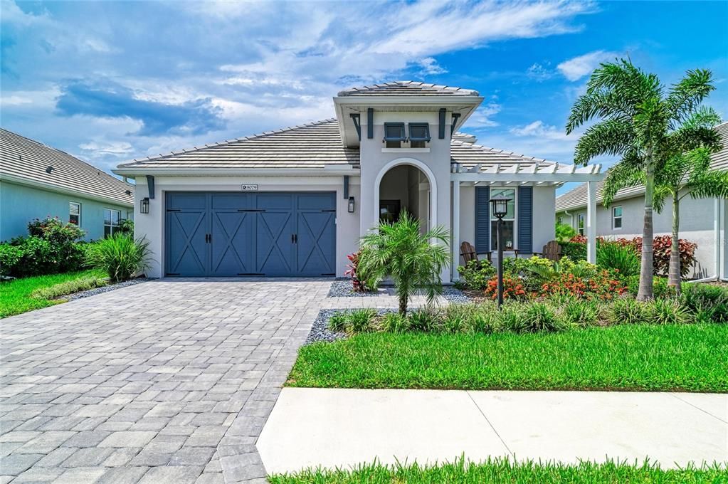En Venta: $1,174,900 (4 camas, 4 baños, 2761 Pies cuadrados)