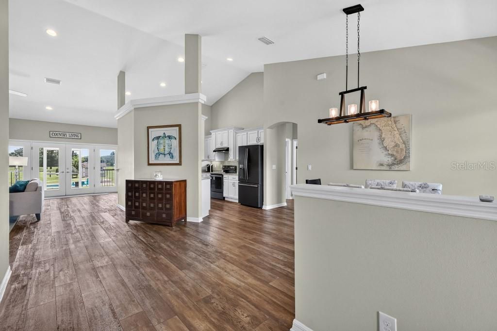 For Sale: $1,095,000 (3 beds, 2 baths, 2378 Square Feet)