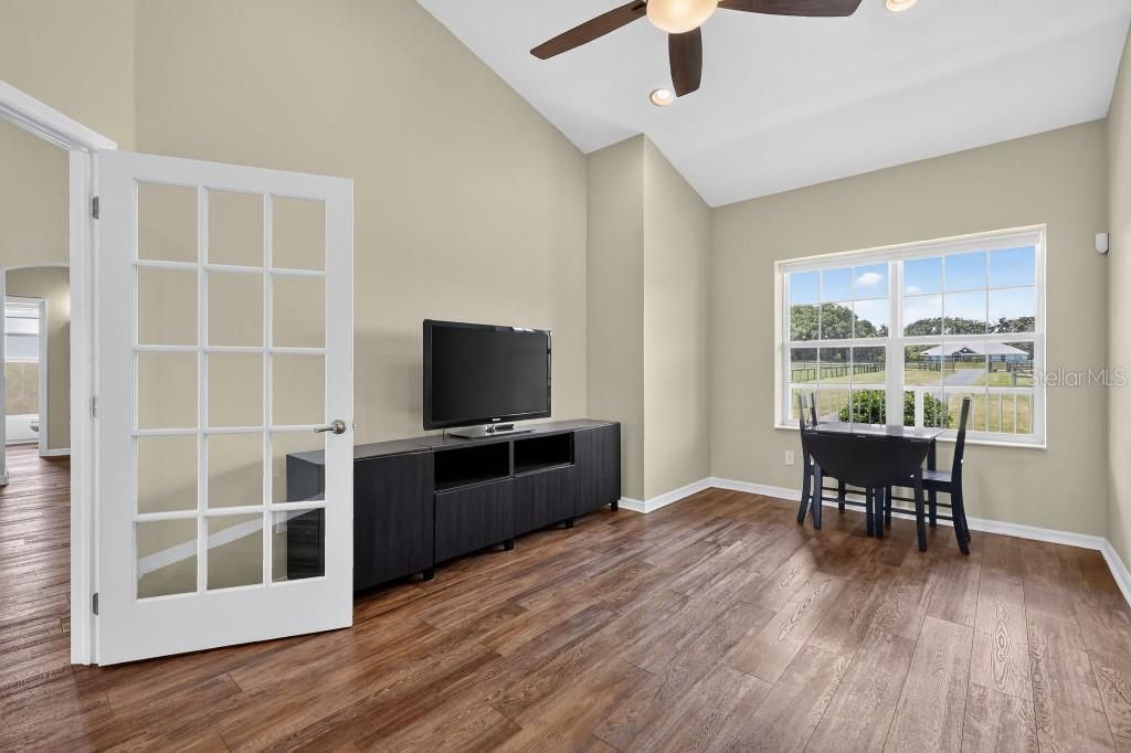 For Sale: $1,095,000 (3 beds, 2 baths, 2378 Square Feet)
