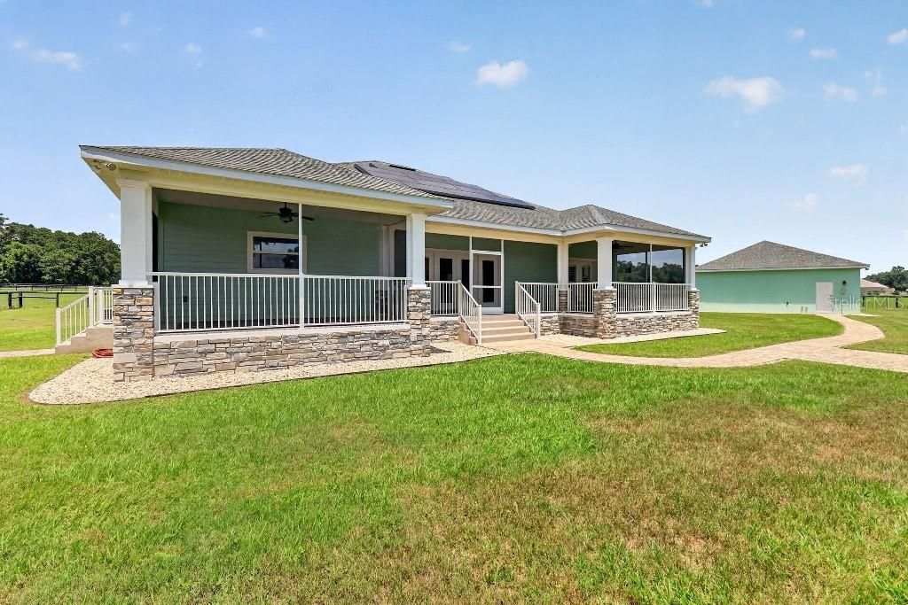 For Sale: $1,095,000 (3 beds, 2 baths, 2378 Square Feet)