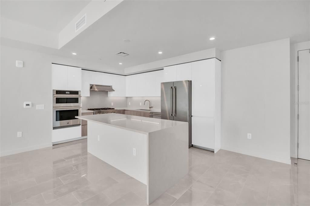 En Renta: $8,500 (3 camas, 3 baños, 1921 Pies cuadrados)