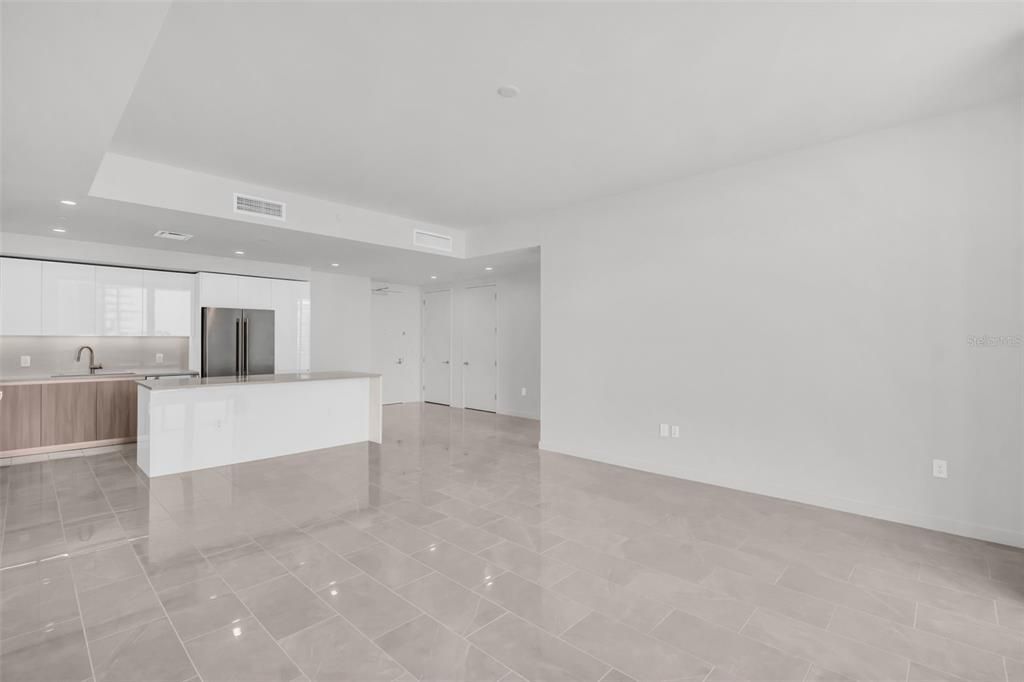 En Renta: $8,500 (3 camas, 3 baños, 1921 Pies cuadrados)