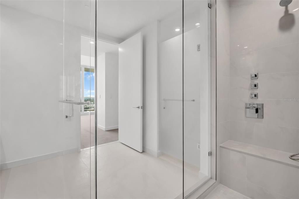 En Renta: $8,500 (3 camas, 3 baños, 1921 Pies cuadrados)