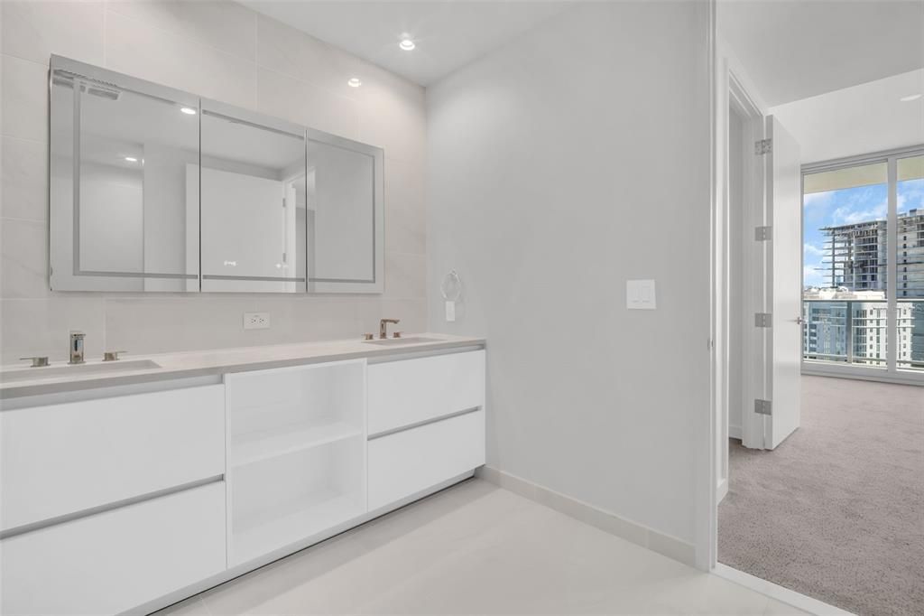 En Renta: $8,500 (3 camas, 3 baños, 1921 Pies cuadrados)