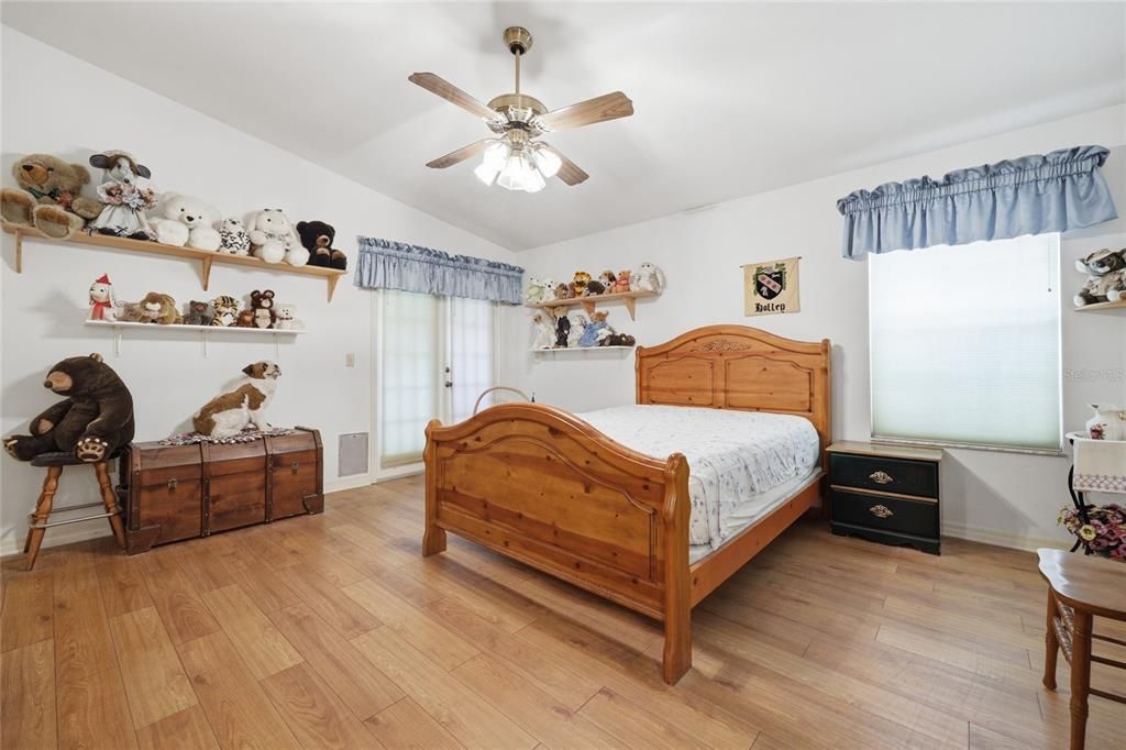 For Sale: $319,000 (3 beds, 2 baths, 1533 Square Feet)