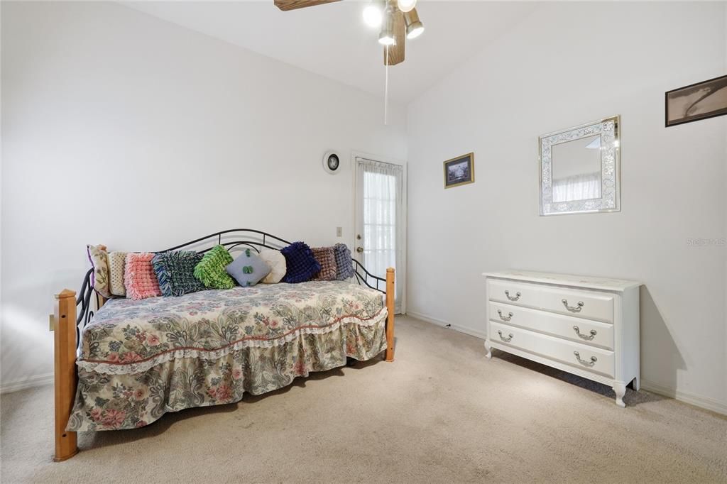 For Sale: $319,000 (3 beds, 2 baths, 1533 Square Feet)