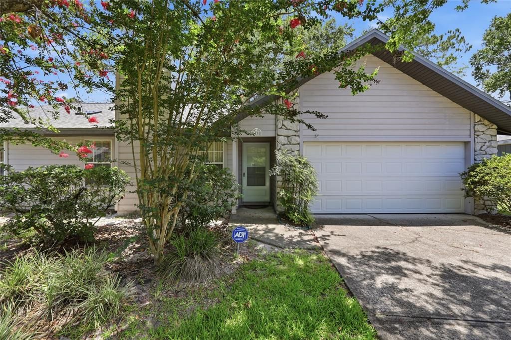 For Sale: $319,000 (3 beds, 2 baths, 1533 Square Feet)