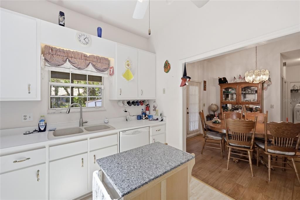 For Sale: $319,000 (3 beds, 2 baths, 1533 Square Feet)