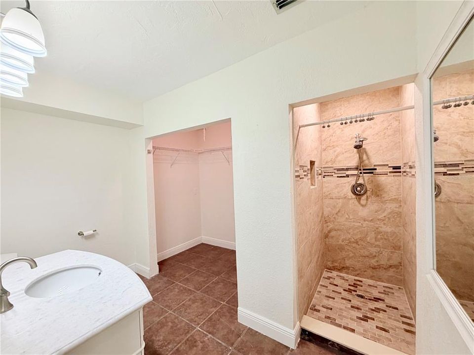 В аренду: $3,650 (4 спален, 2 ванн, 1514 Квадратных фут)