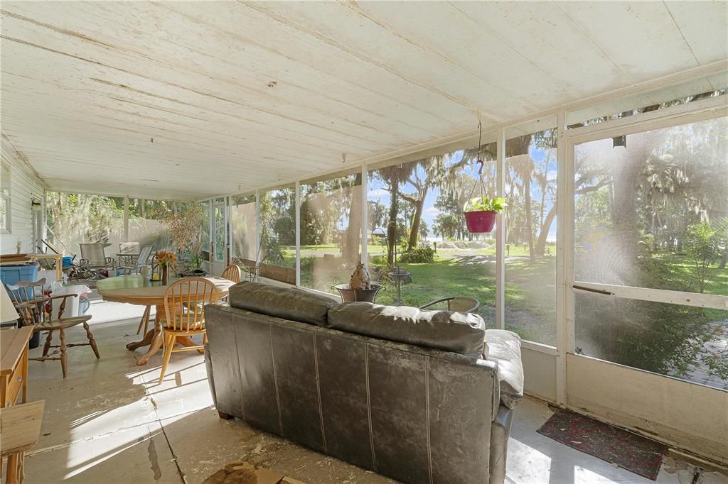 For Sale: $169,900 (3 beds, 2 baths, 1596 Square Feet)