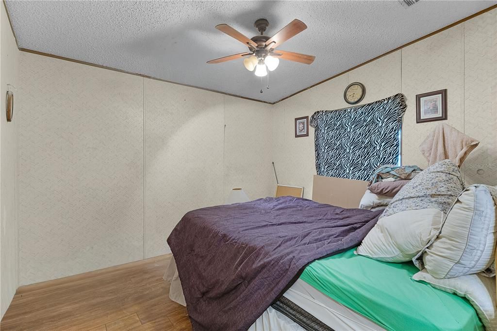 For Sale: $169,900 (3 beds, 2 baths, 1596 Square Feet)