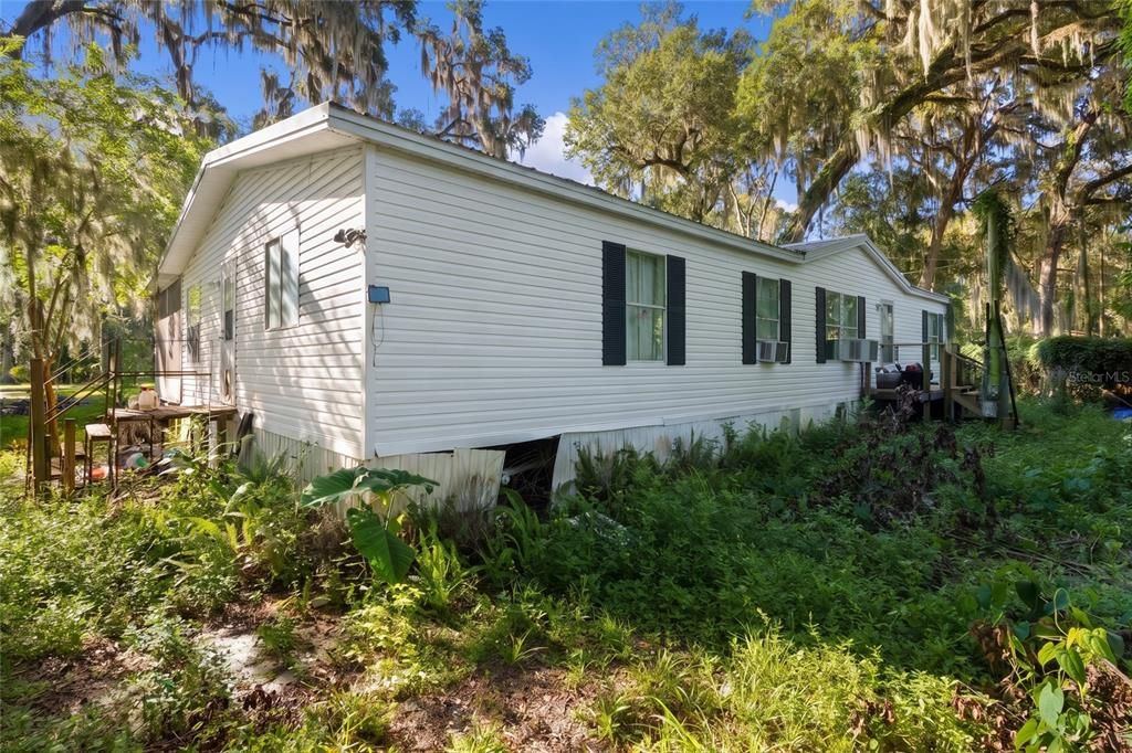 For Sale: $169,900 (3 beds, 2 baths, 1596 Square Feet)
