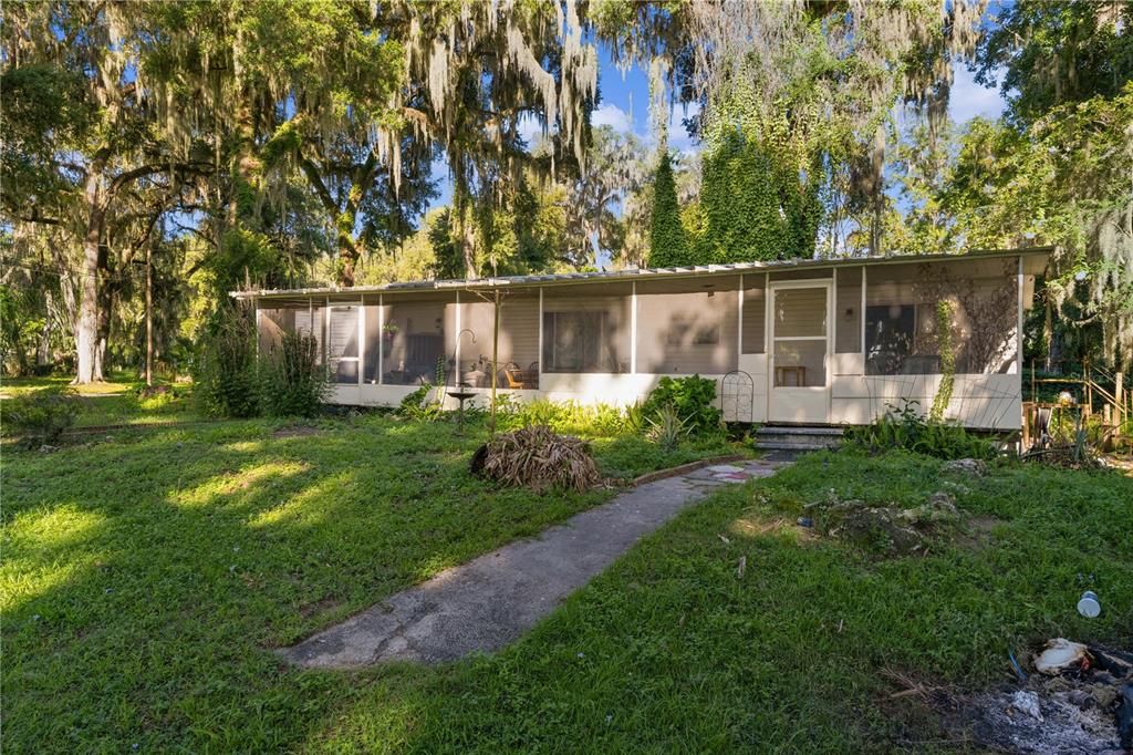 For Sale: $169,900 (3 beds, 2 baths, 1596 Square Feet)