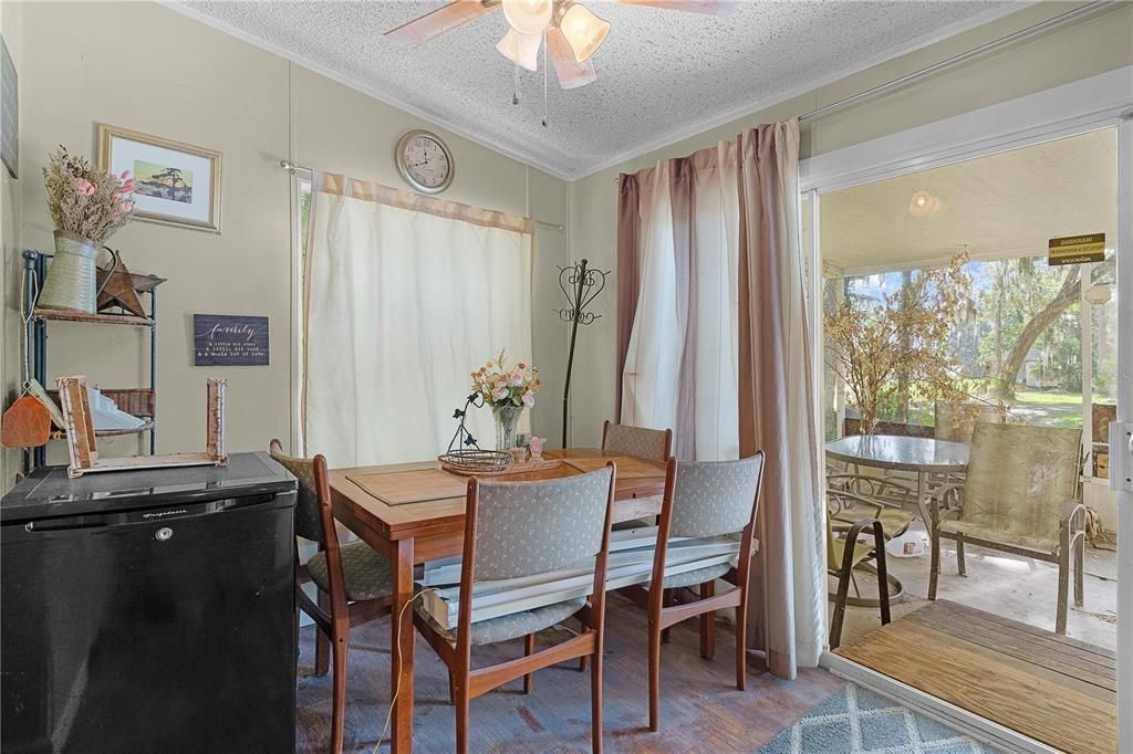 For Sale: $169,900 (3 beds, 2 baths, 1596 Square Feet)