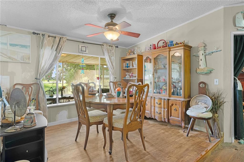 For Sale: $169,900 (3 beds, 2 baths, 1596 Square Feet)