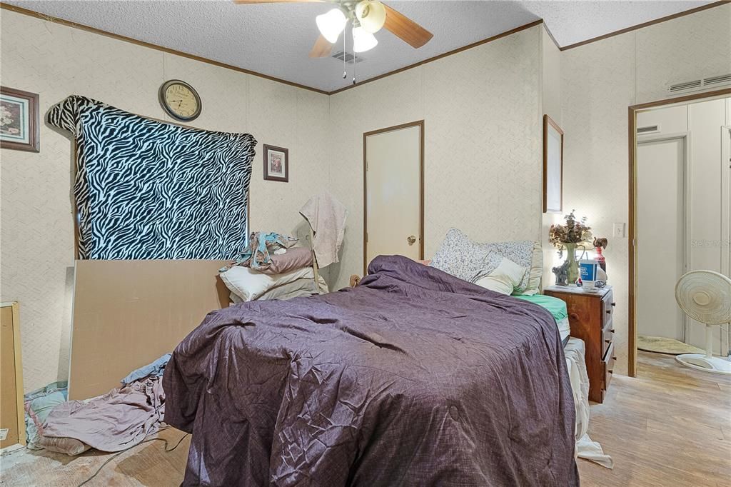 For Sale: $169,900 (3 beds, 2 baths, 1596 Square Feet)