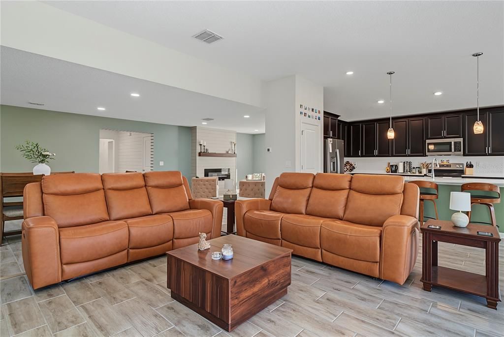 For Sale: $510,000 (4 beds, 3 baths, 2621 Square Feet)