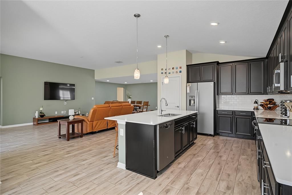 For Sale: $510,000 (4 beds, 3 baths, 2621 Square Feet)