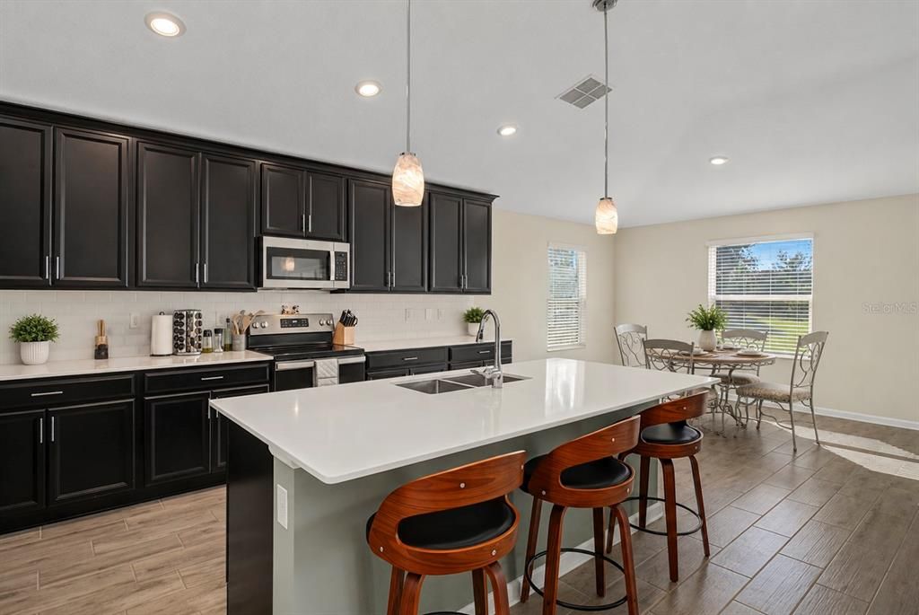 For Sale: $510,000 (4 beds, 3 baths, 2621 Square Feet)