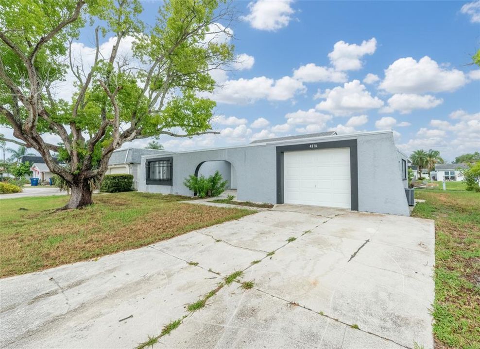 На продажу: $275,000 (2 спален, 3 ванн, 1350 Квадратных фут)