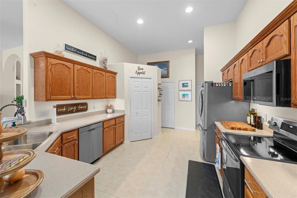 En Venta: $484,900 (3 camas, 2 baños, 2409 Pies cuadrados)