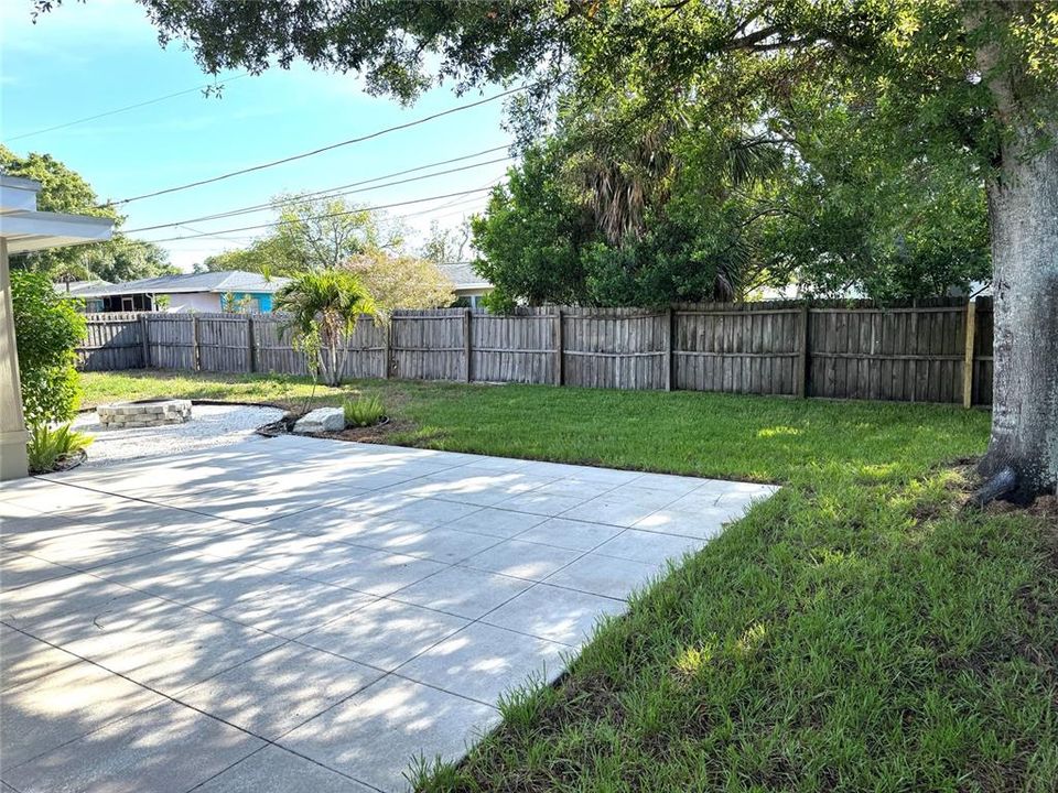 For Sale: $379,900 (2 beds, 2 baths, 1116 Square Feet)