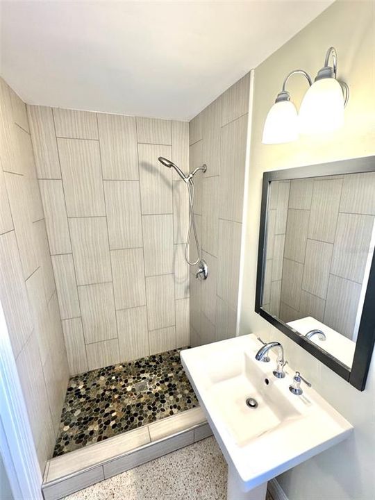 For Sale: $379,900 (2 beds, 2 baths, 1116 Square Feet)