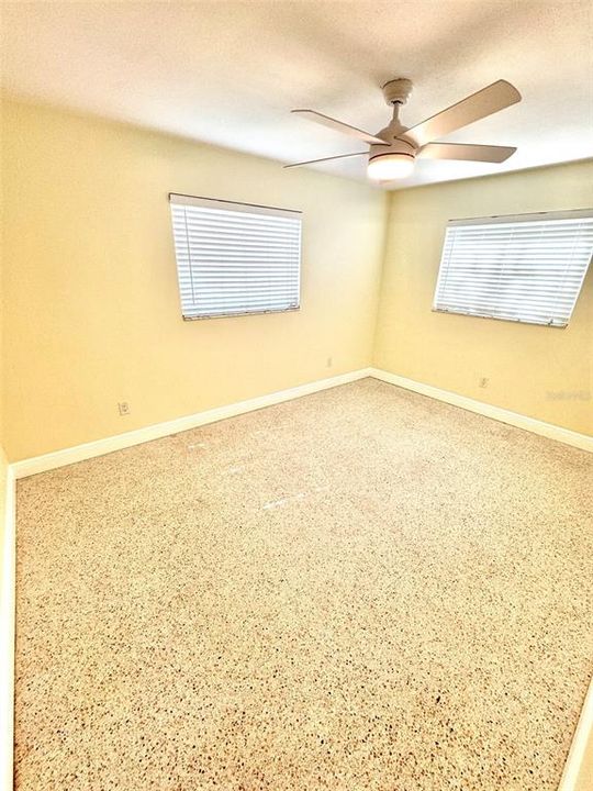For Sale: $379,900 (2 beds, 2 baths, 1116 Square Feet)