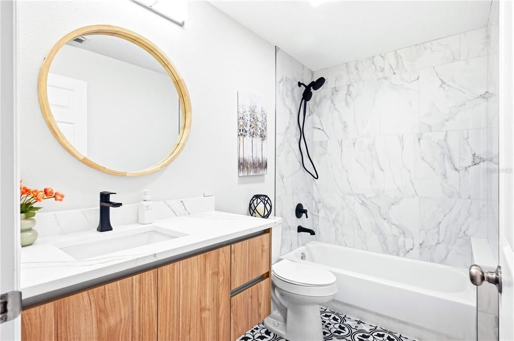 Activo con contrato: $779,900 (4 camas, 3 baños, 2907 Pies cuadrados)