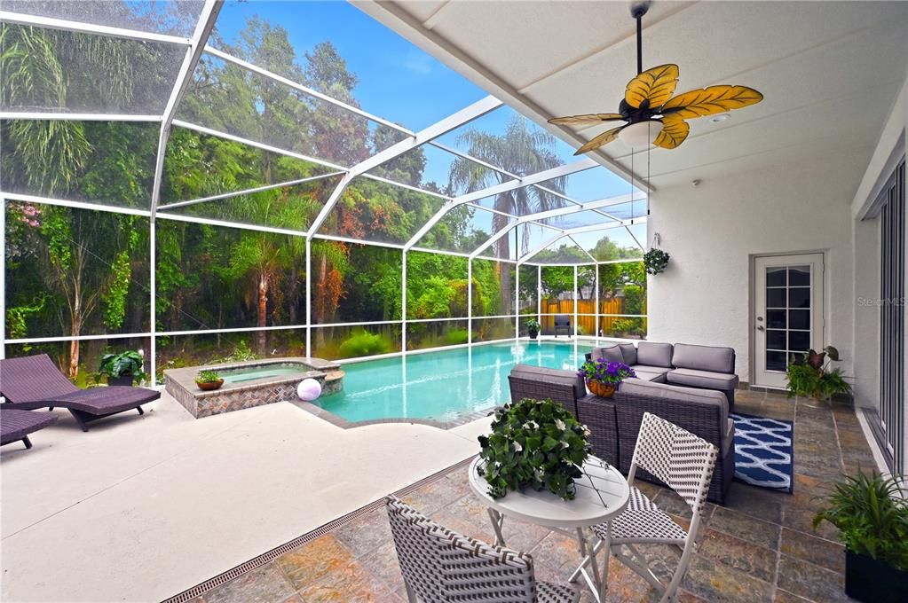 Activo con contrato: $779,900 (4 camas, 3 baños, 2907 Pies cuadrados)