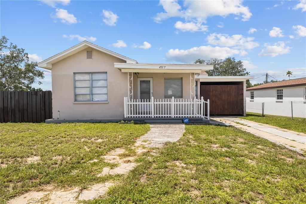 For Sale: $149,900 (2 beds, 1 baths, 1001 Square Feet)