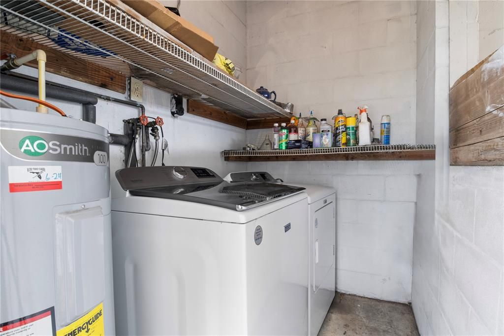 For Sale: $149,900 (2 beds, 1 baths, 1001 Square Feet)