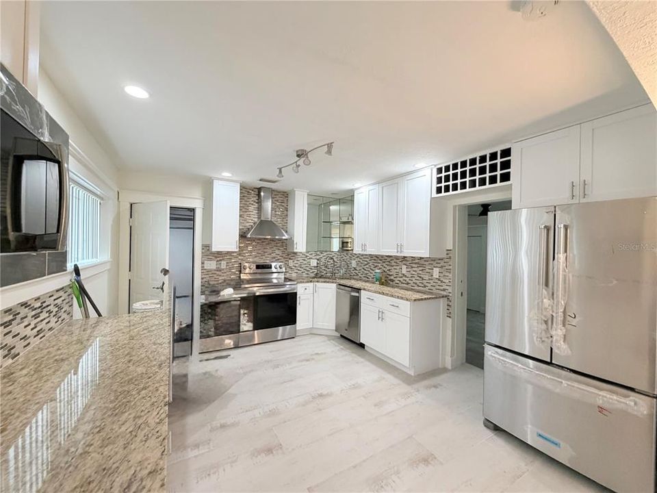 For Rent: $3,250 (3 beds, 2 baths, 1140 Square Feet)