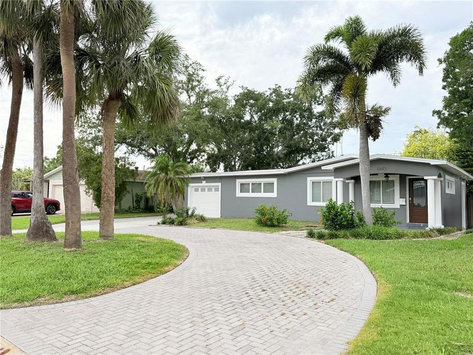 For Rent: $3,250 (3 beds, 2 baths, 1140 Square Feet)