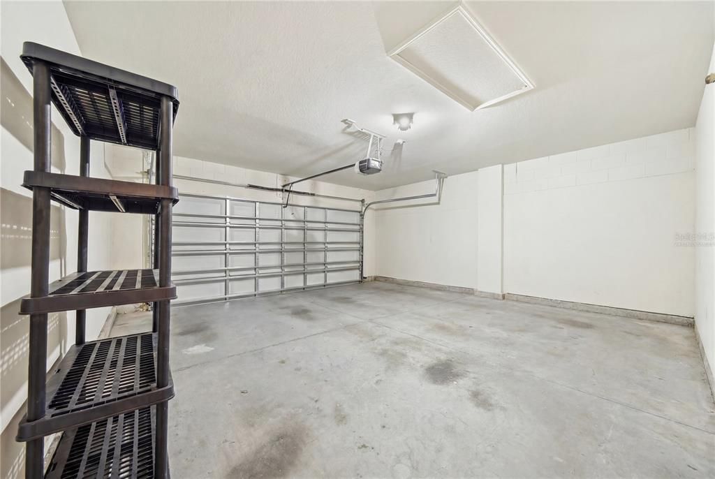 Active With Contract: $292,000 (3 beds, 2 baths, 1672 Square Feet)