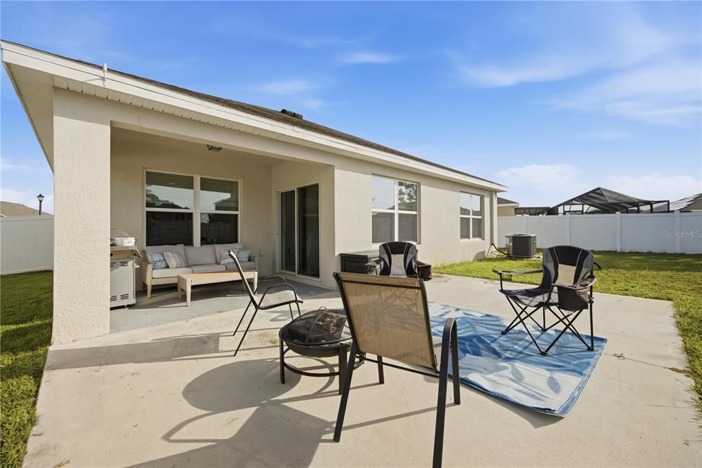 Active With Contract: $292,000 (3 beds, 2 baths, 1672 Square Feet)