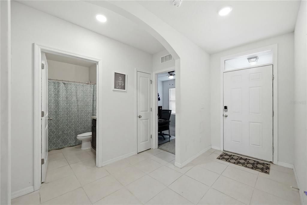 Active With Contract: $292,000 (3 beds, 2 baths, 1672 Square Feet)